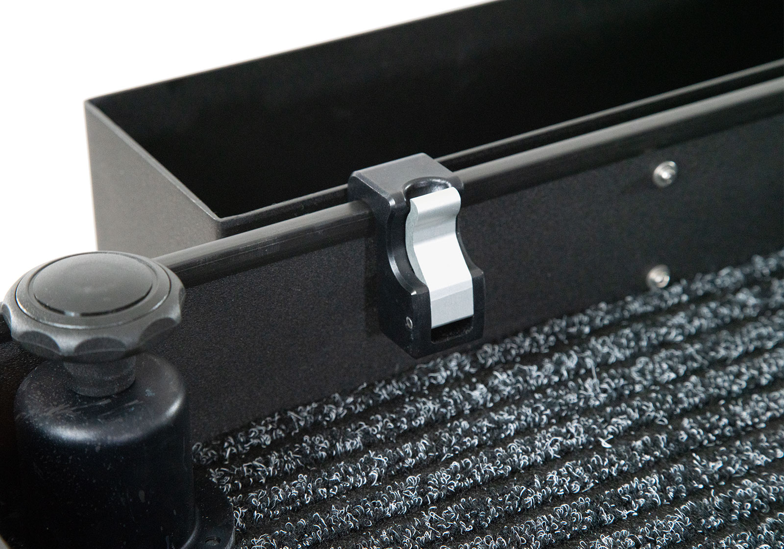Box short with 2x quick clamps - Image 4